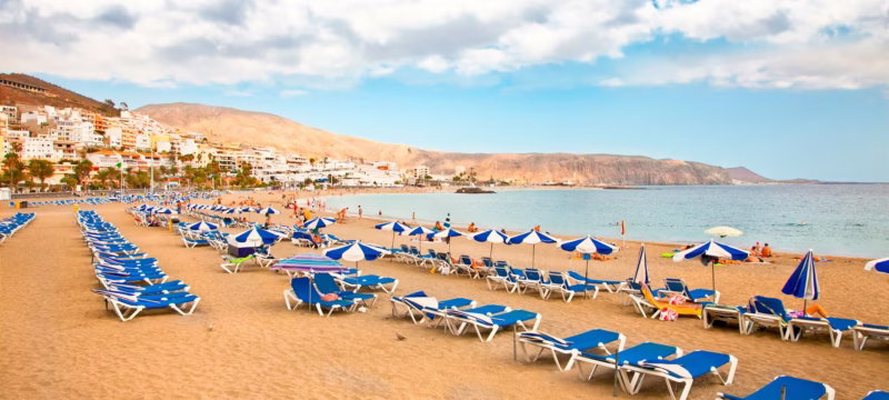 playa-los-cristianos-tenerife-canarias-s135515381 playa-los-cristianos-tenerife-canarias-s135515381